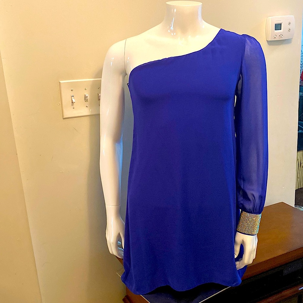 City Triangles, Size Medium, Royal Blue, Gemstone Cuff, Halter Top.